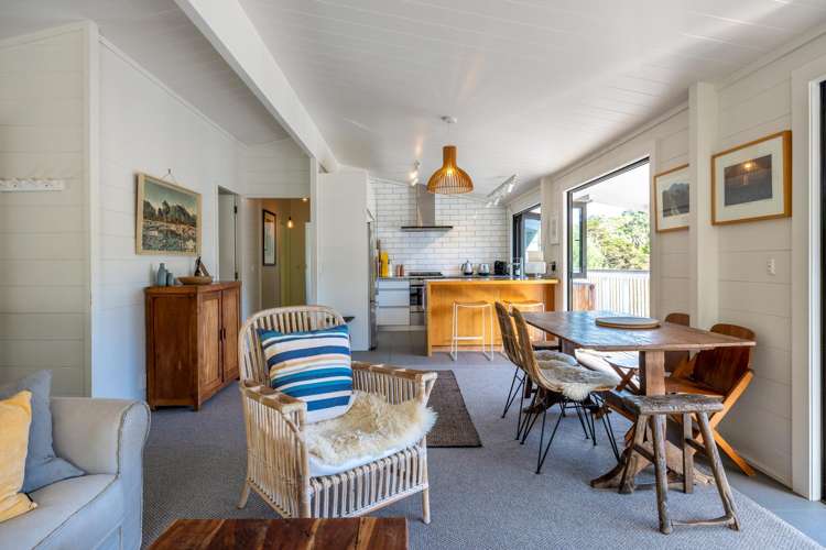 84 Coromandel Road Oneroa_11