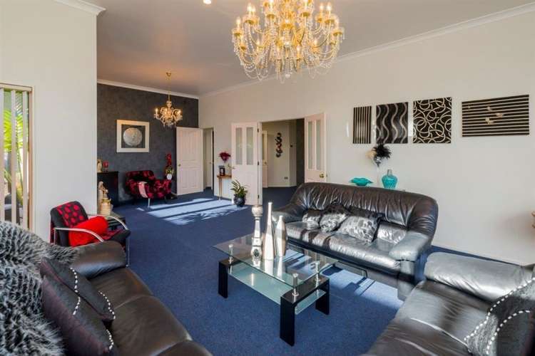 7 Lynch Grove Levin_13