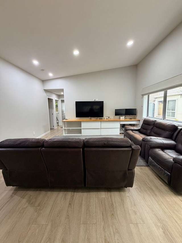 Cosy 3-Bedroom, 2-Bathroom Home in Karori