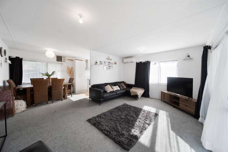 2/36 Convair Crescent Mangere_5