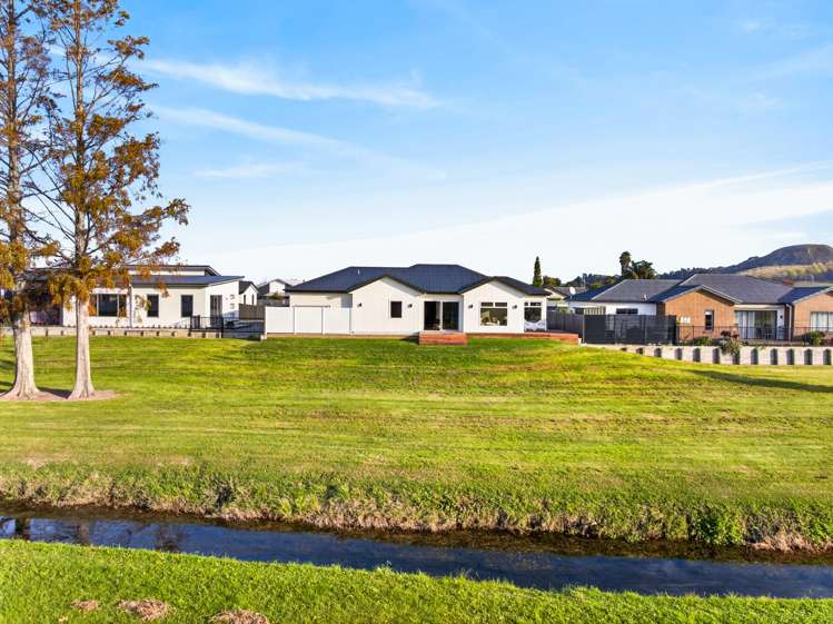 32 West Place Greenmeadows_8
