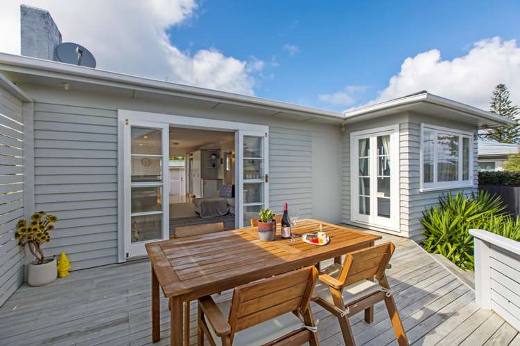 2/10 Tiri Tiri Road Birkdale_11