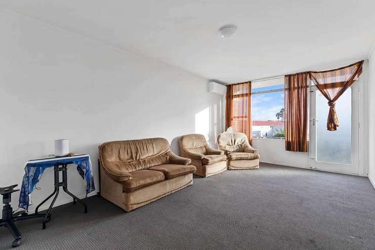 A one-bedroom unit on Avenue Road, Otahuhu, was resold within a month for $39,000 more. Photo / Supplied