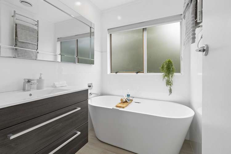 12 Florio Terrace Tawa_12