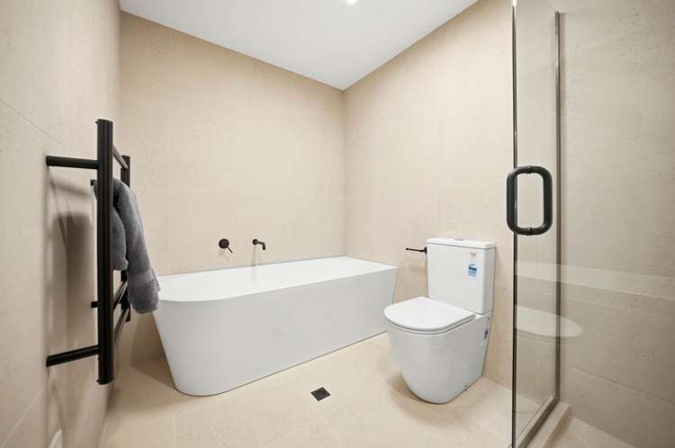 215 & 217 Henwood Road Westgate_13