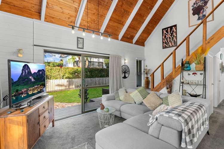 6 Shearwater Street One Tree Point_8