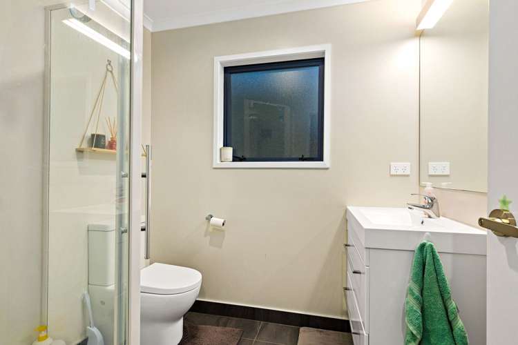 67 Roberts Road Te Atatu South_19