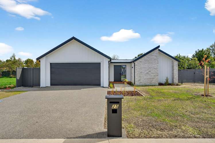 25 Sir Bob Charles Drive_0