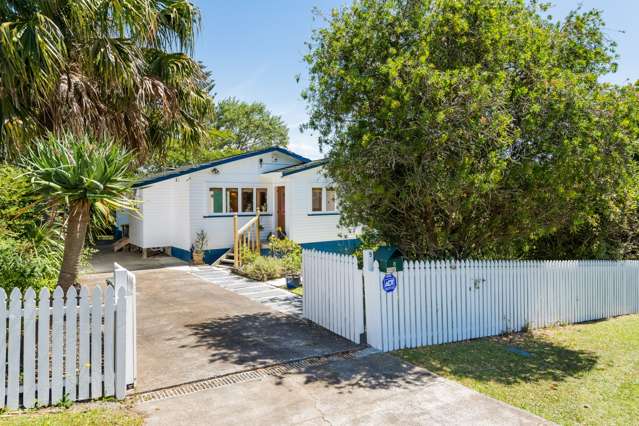 8 Fairclough Road Beach Haven_4