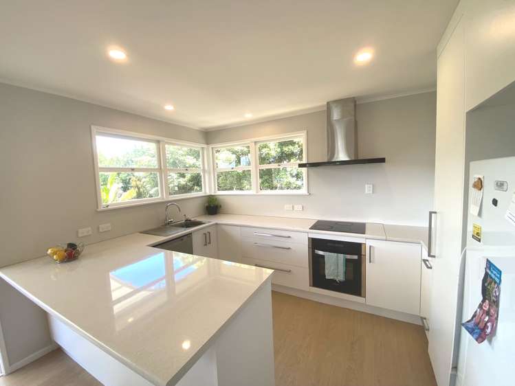 24 Taioma Crescent Te Atatu Peninsula_2