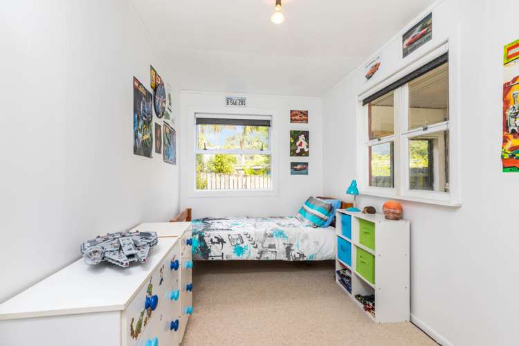 49 Foster Avenue Huia_4