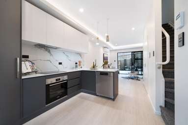 7,8,9,10/ 52 Newington Road_4