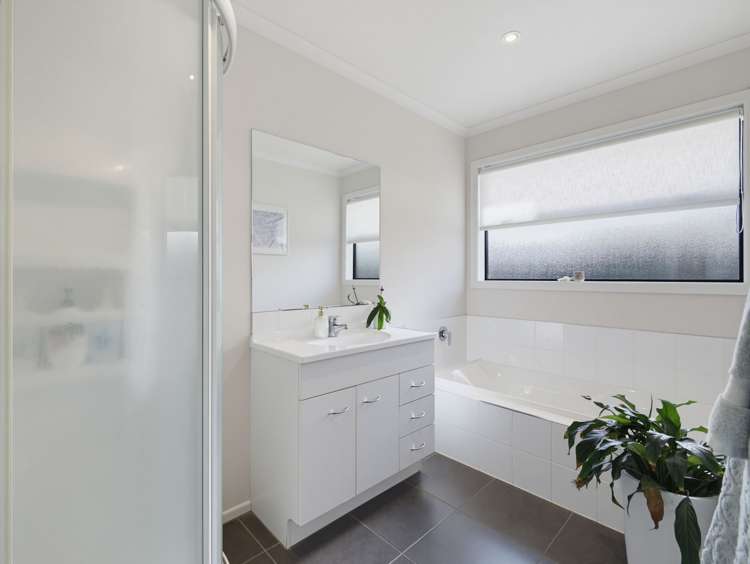 48 Alpers Ridge Leamington_22