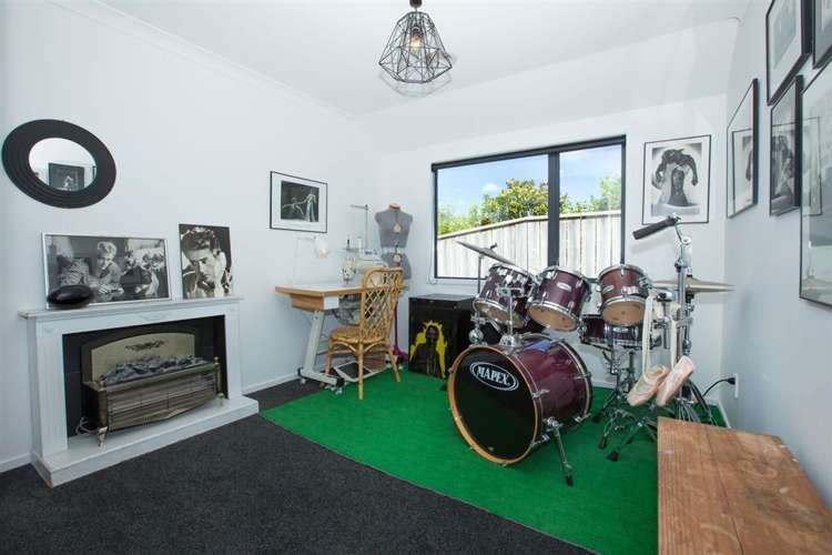 8 Tararua Close Aotea_16