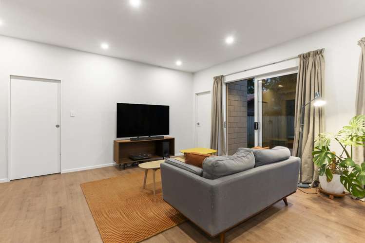 5C Quiet Street Te Atatu South_11