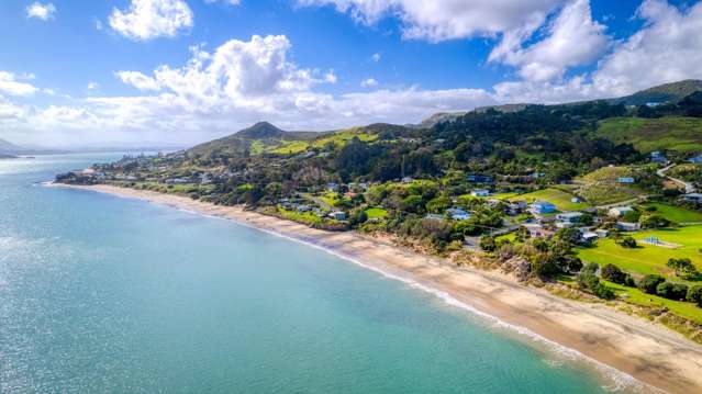 Dual-Level Living with Harbour Views