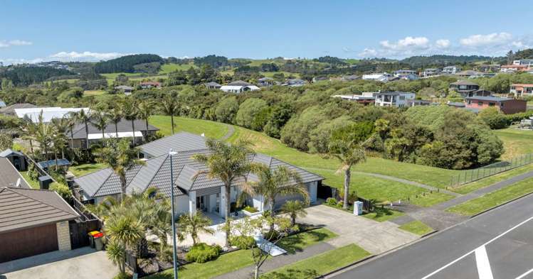 21 Constellation Avenue Beachlands_48