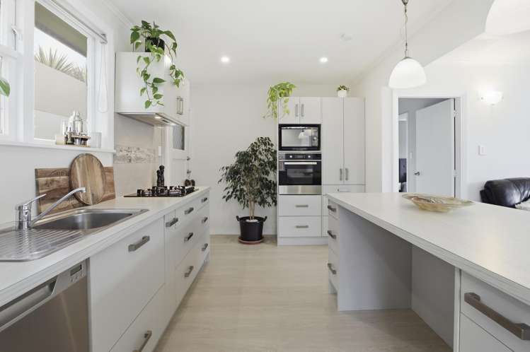 96 Thames Road_4