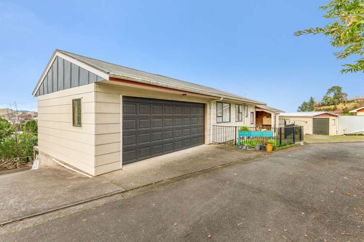 8 Parkdale Drive_1