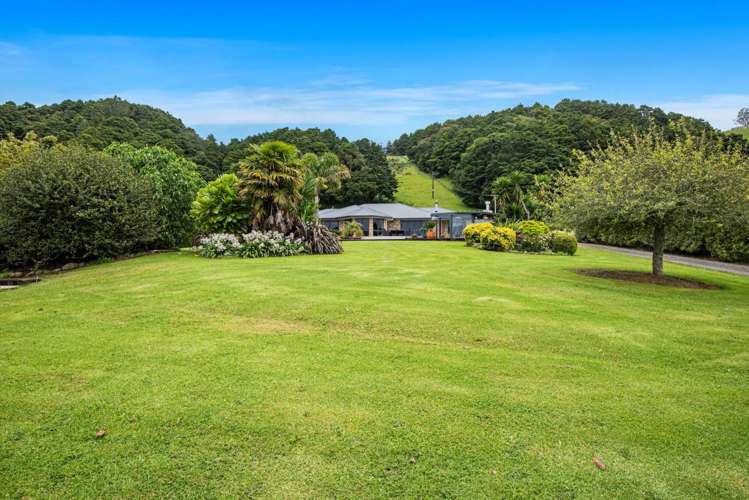 21 Going Road Matarau_22