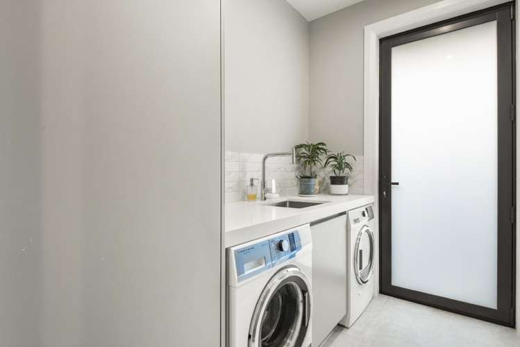 67 Grayson Road Wainui_20