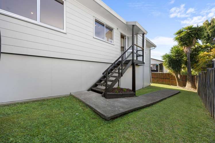 1/144 Bradbury Road Botany Downs_23