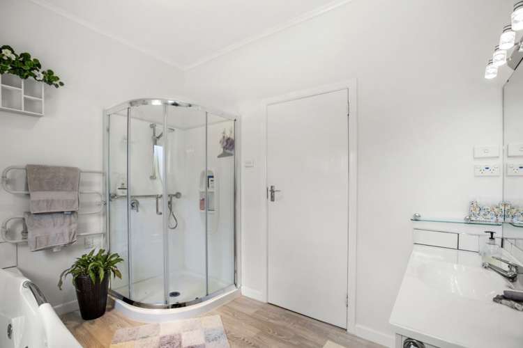 1258 East Coast Road Redvale_22