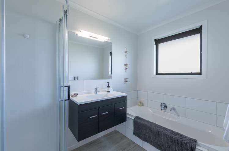 4 Les Wakefield Road Mapua_17