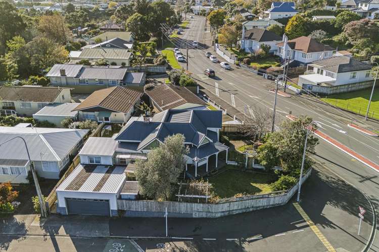 200 Tukapa Street Westown_25