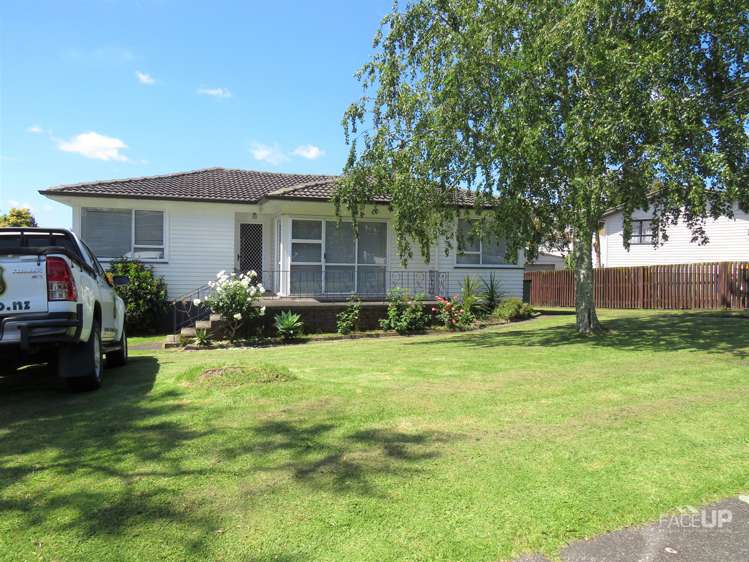 8 Miltonia Avenue Te Atatu South_0