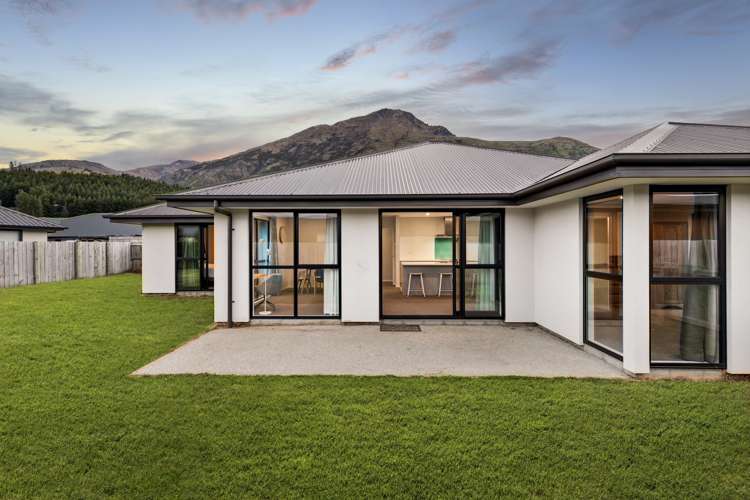 11 Myles Way Lower Shotover_1