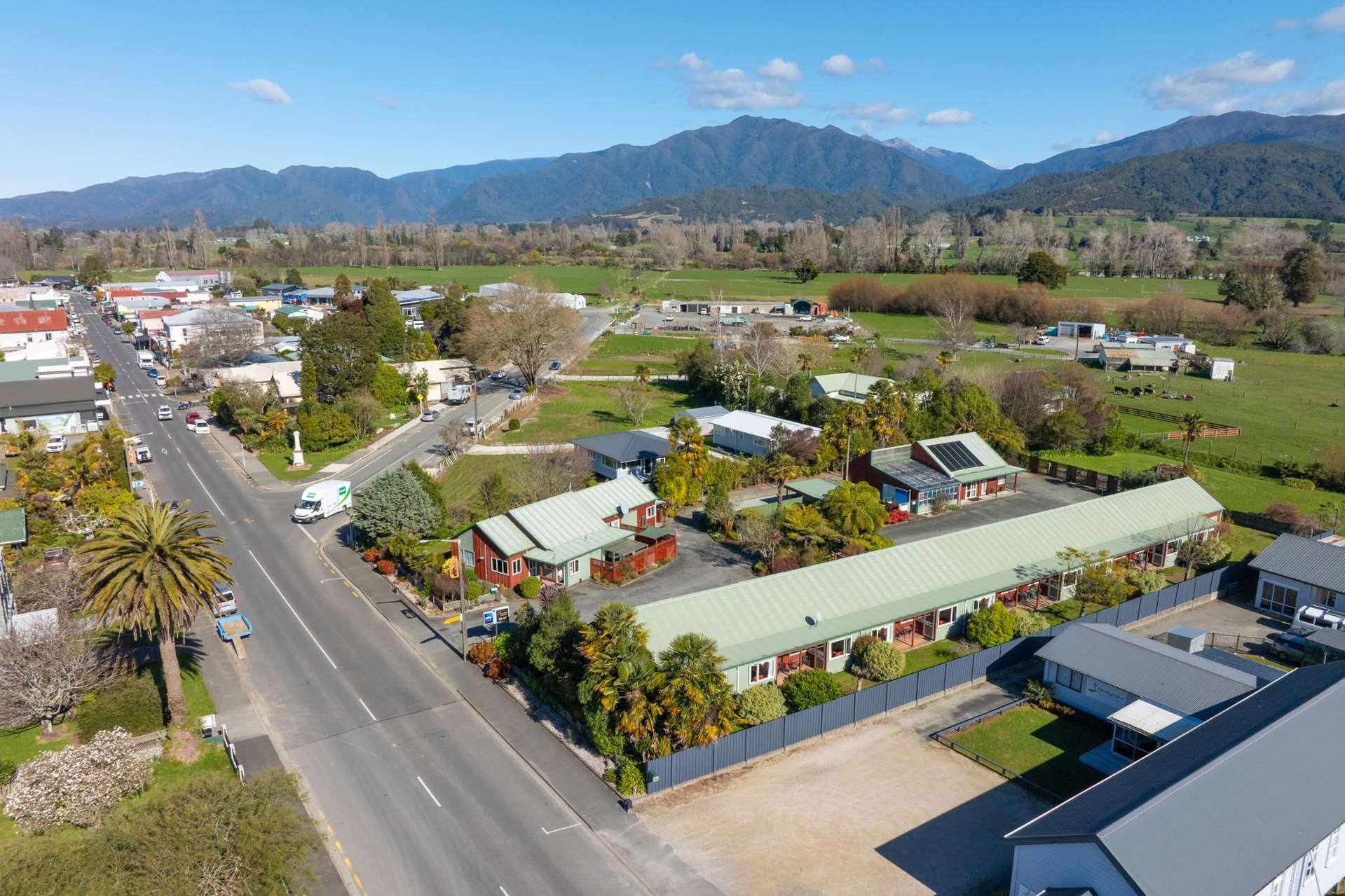 87 Commercial Street Takaka_0