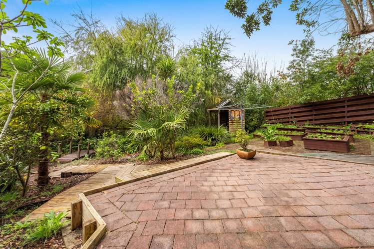 11 Moffat Road Red Beach_9
