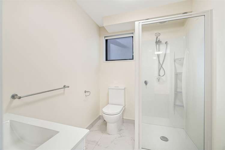 2/120 Stanmore Road Linwood_9