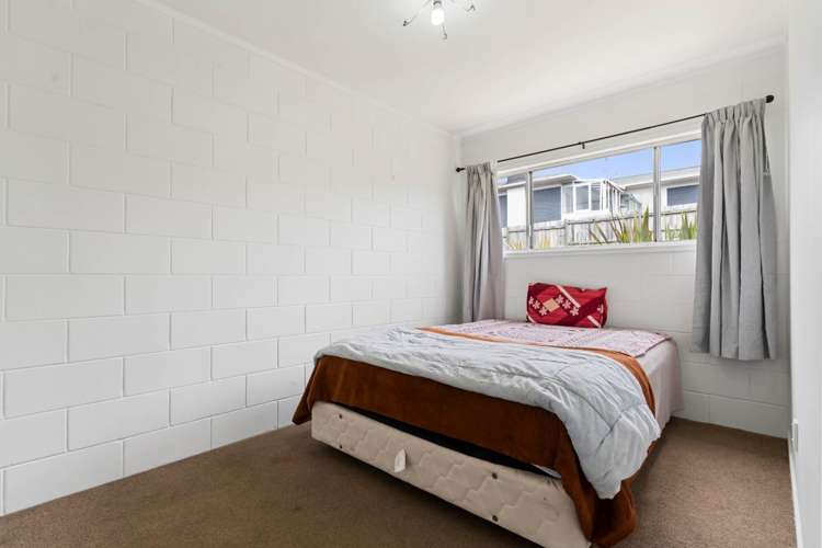 1/207 Sunnynook Road Totara Vale_8