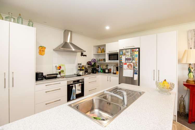 16 Costello Drive Ngatea_2