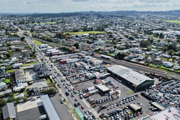 302 Great Sout Road Manurewa_3