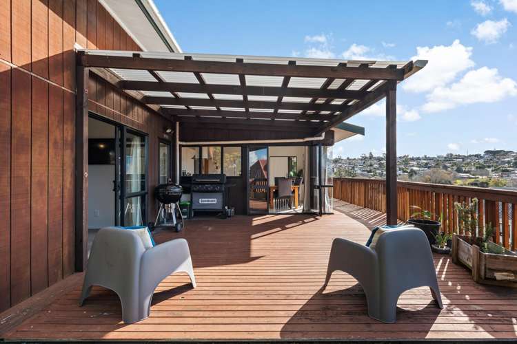 10 Camilla Grove Totara Vale_22