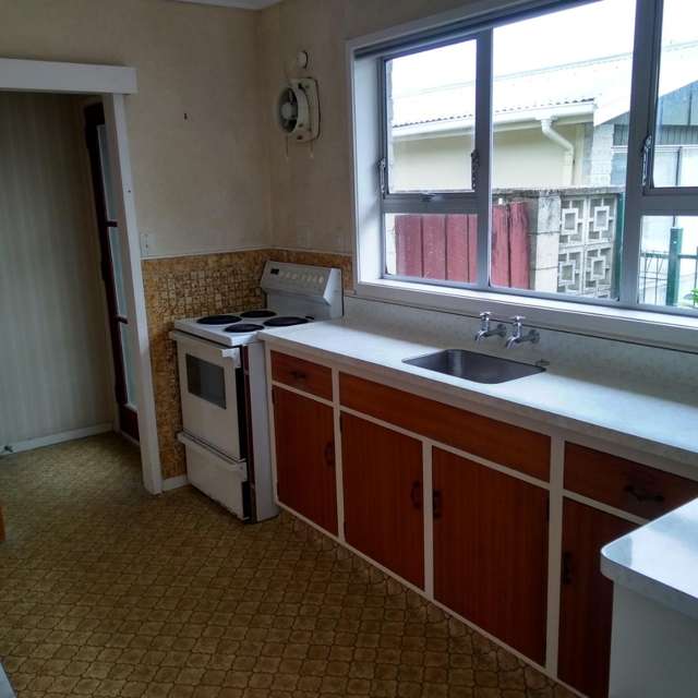 146 Flaxmere Avenue 10480_2