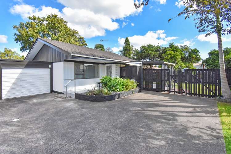 2/11 Beaumaris Way_0