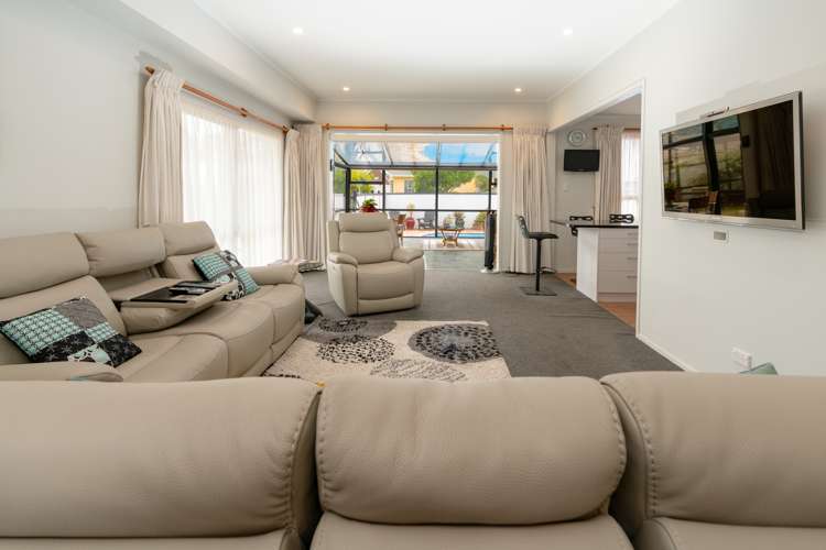 14 Cavendish Square Strathmore Park_12