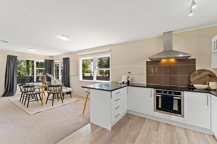 24 Mackenzie Street Te Atatu South_9