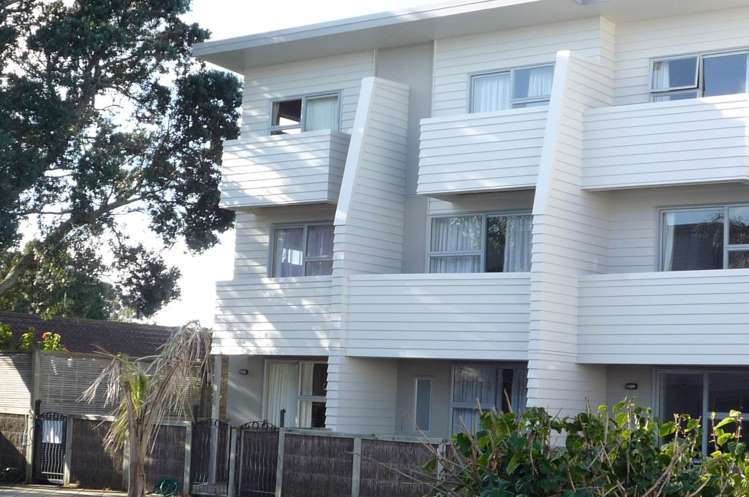 26/3 Riverside Road Orewa_0