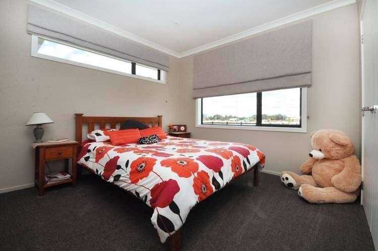 81 Baxter Michael Crescent Cambridge_10