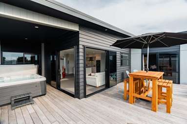 130 Coast Boulevard_1