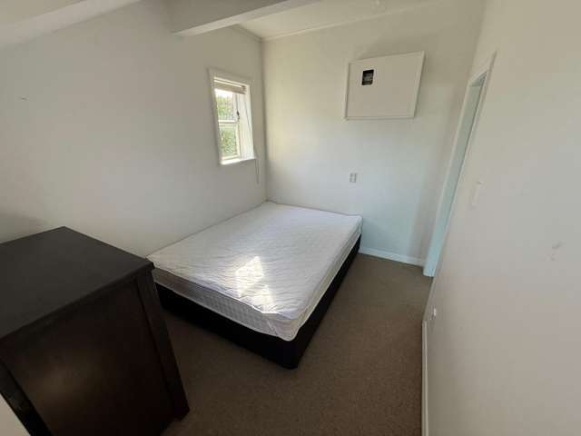 79 Hall Crescent Epuni_3