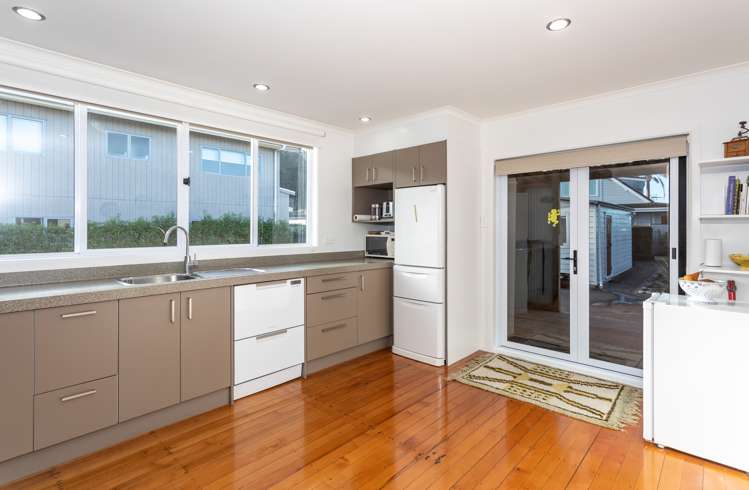 102 Robert Street Thames_7