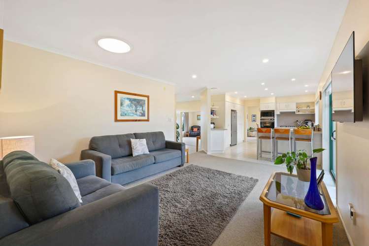 8 Amesbury Rise Henderson_7