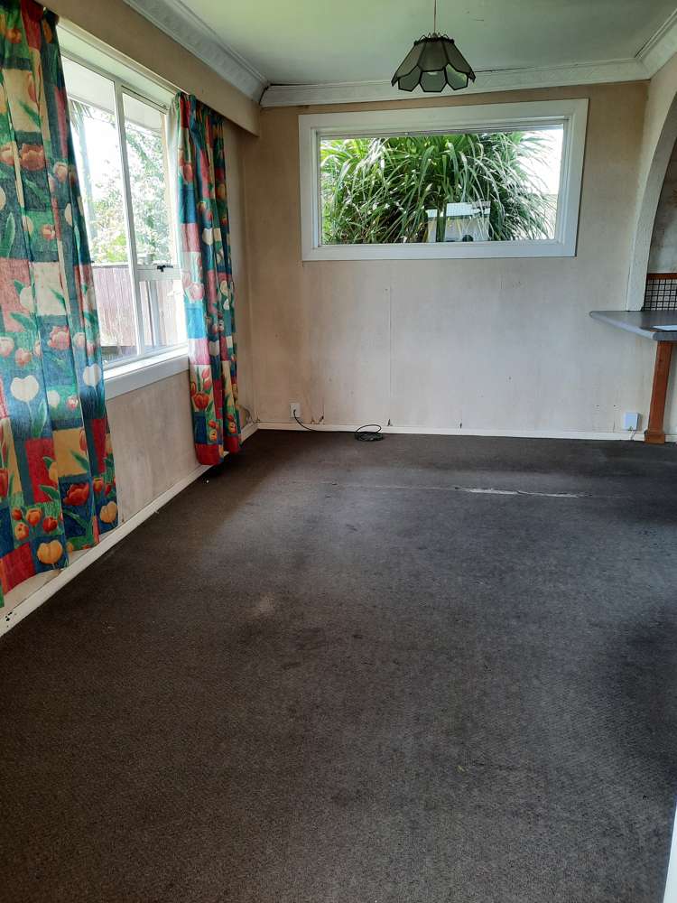 113 Gayhurst Road Dallington_8