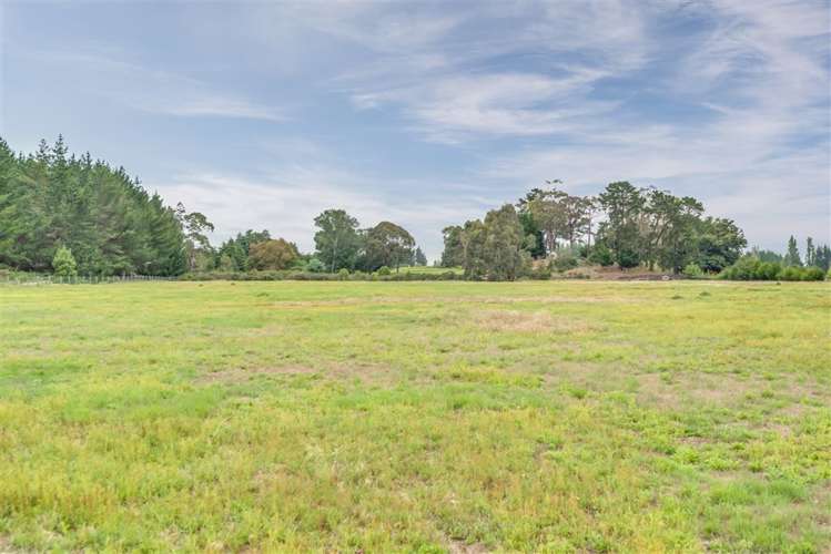 5 Old Windsor Lane Bottle Lake_9